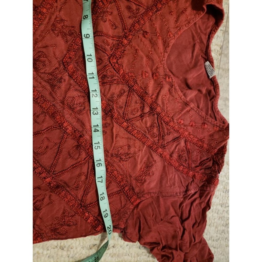 embordered blouse - Picture 3 of 4